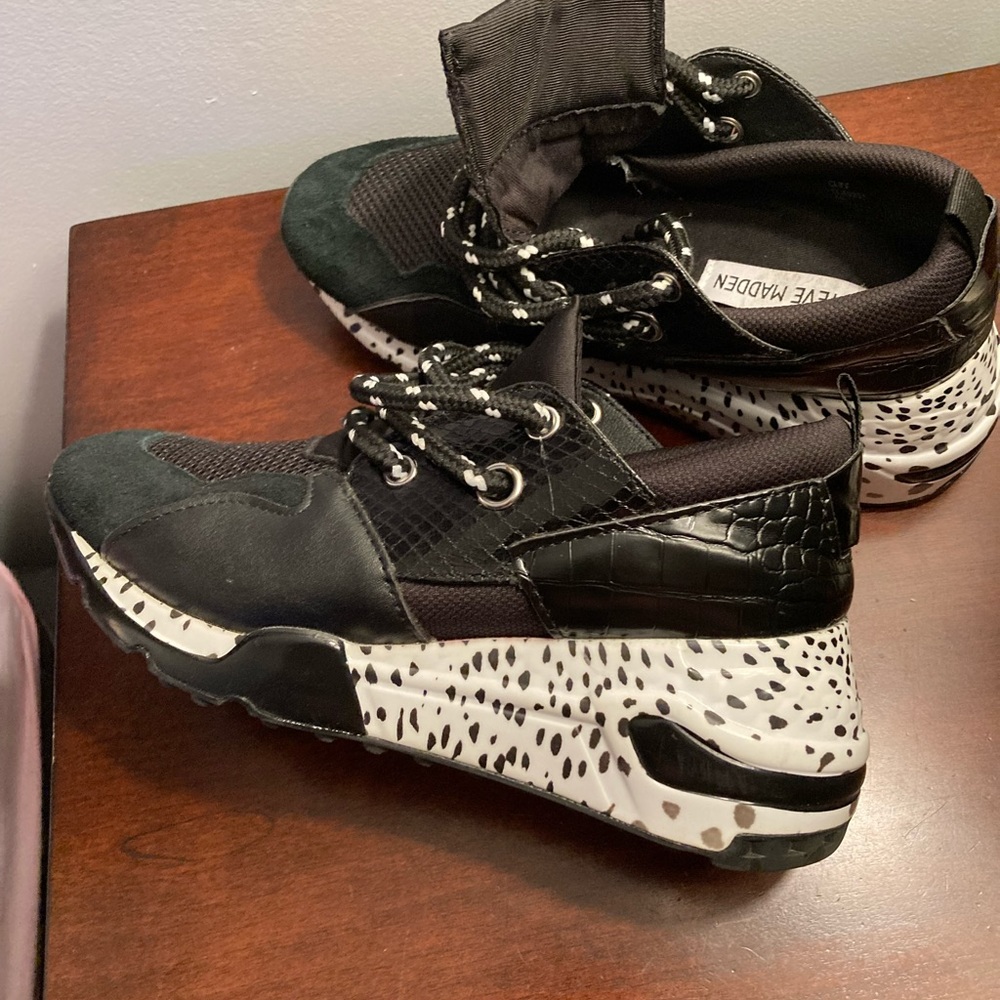 Steve Madden Black Suede with white trim sneakers